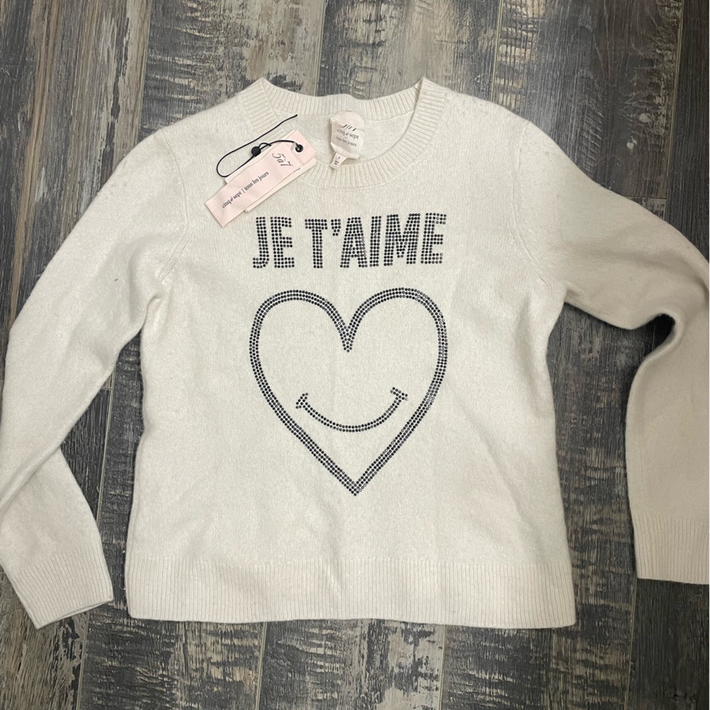 COPY - NWT CINQ A SEPT RHINSTONE JTAIME
SMILING HEART SWEATER
